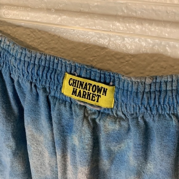 CHINATOWN MARKET TIEDYE UV REACTIVE BASKETBALL SHORTS - Picture 4 of 4